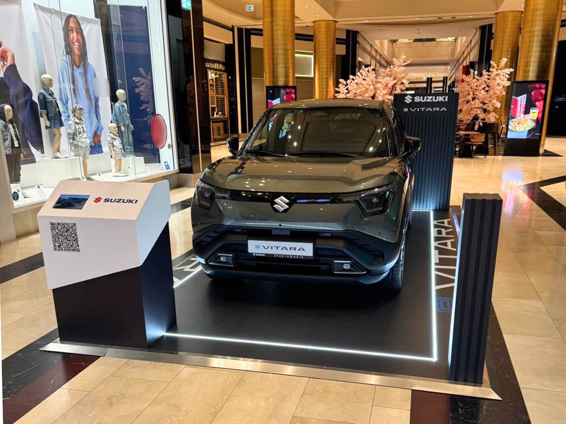 &Eta; Suzuki &pi;&alpha;&rho;&omicron;&upsilon;&sigma;&iota;ά&zeta;&epsilon;&iota; &tau;&omicron; &nu;έ&omicron; e VITARA, &tau;&omicron; &pi;&rho;ώ&tau;&omicron; &alpha;&mu;&iota;&gamma;ώ&sigmaf; &eta;&lambda;&epsilon;&kappa;&tau;&rho;&iota;&kappa;ό SUV &tau;&eta;&sigmaf;, &sigma;&tau;&omicron; Golden Hall Offer